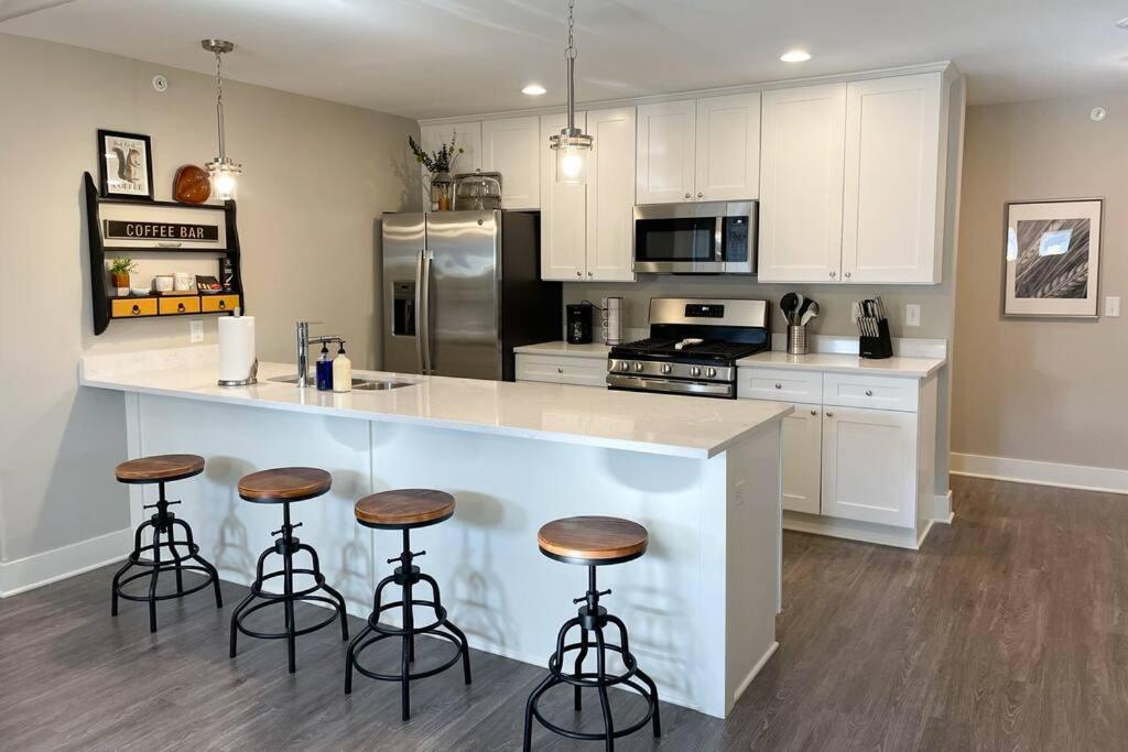 New Beautiful 3 Bedroom Condo In Bettendorf Exterior photo